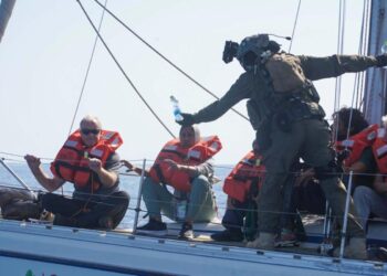 Una immagine relativa all'operazione Idf Horizon Shield su una nave della Flotilla